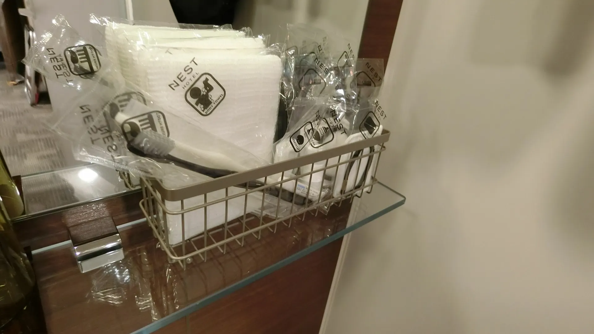 Nest Hotel Tokyo Hanzomon 3*,  יפן